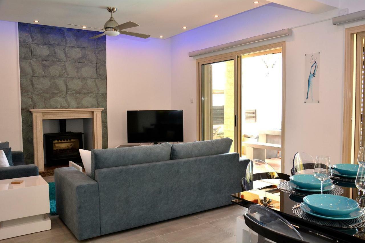 Villa Ocean Breeze Peyia Exterior photo
