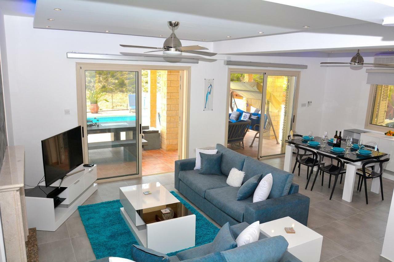 Villa Ocean Breeze Peyia Exterior photo